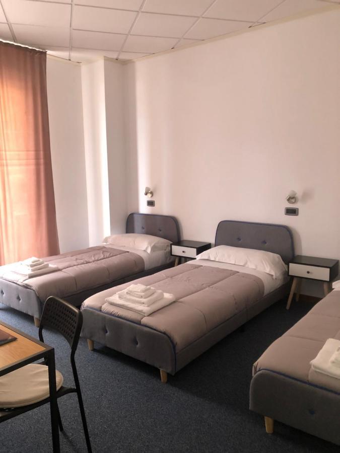 Hotel Domus Cerreto d'Esi Bagian luar foto