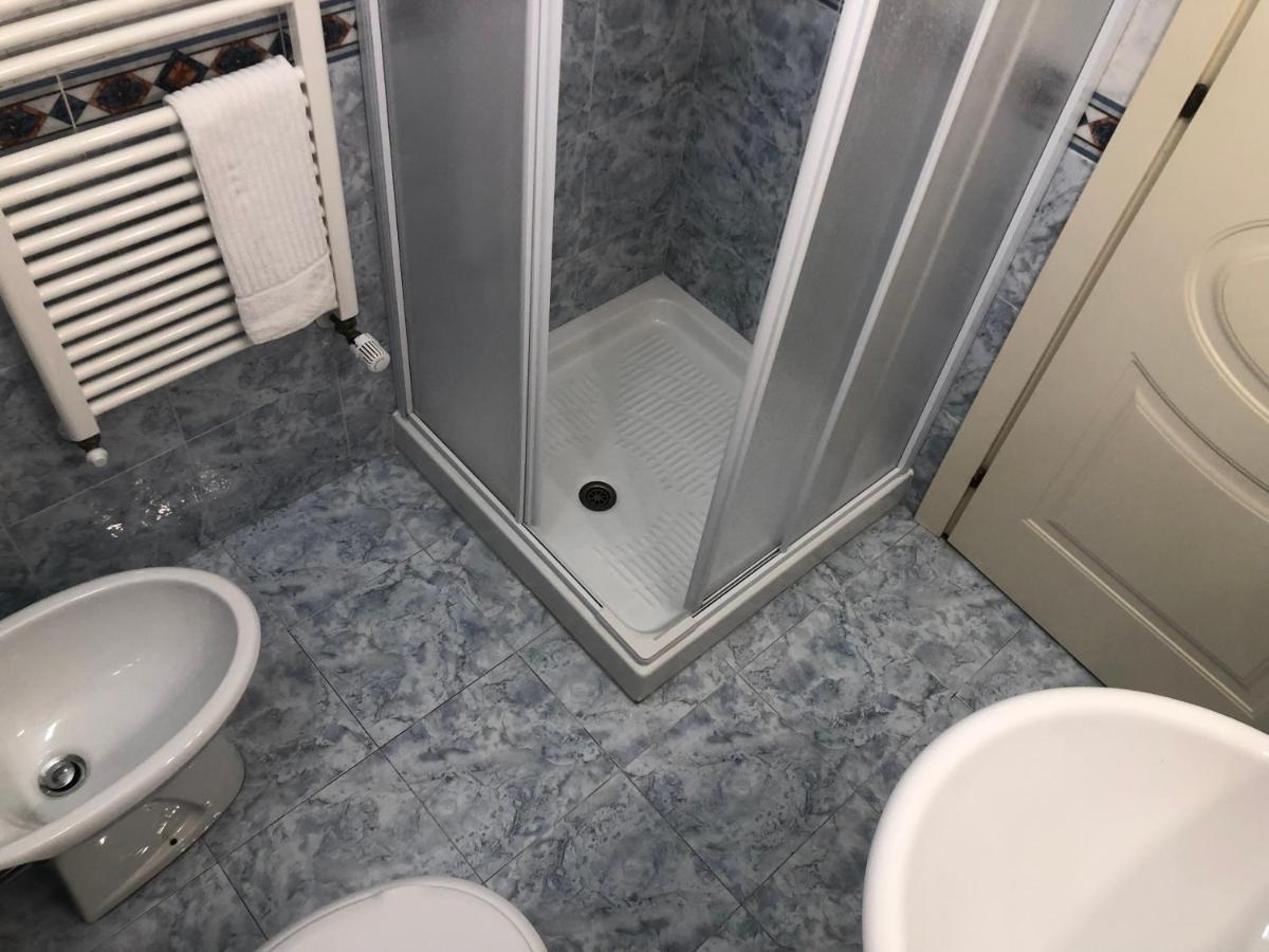 Hotel Domus Cerreto d'Esi Bagian luar foto
