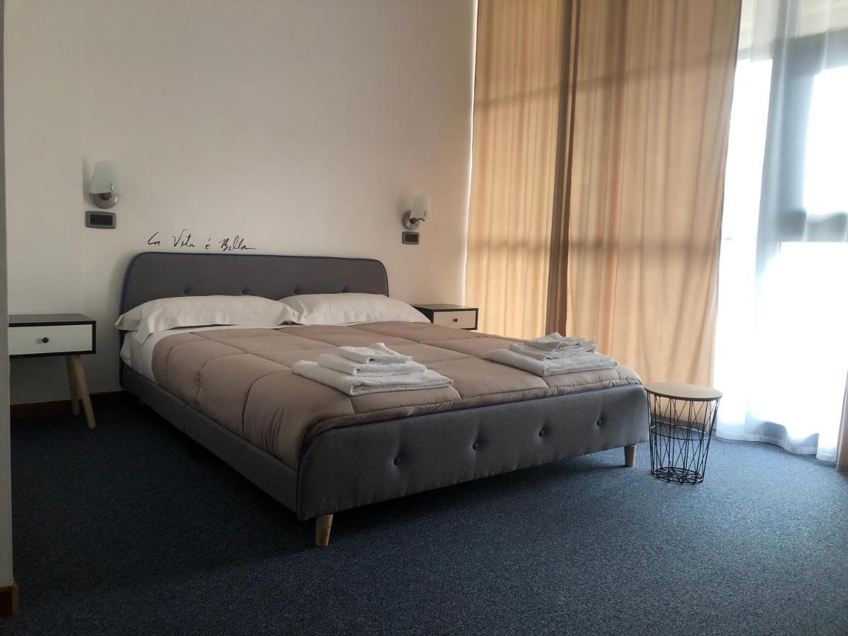 Hotel Domus Cerreto d'Esi Bagian luar foto