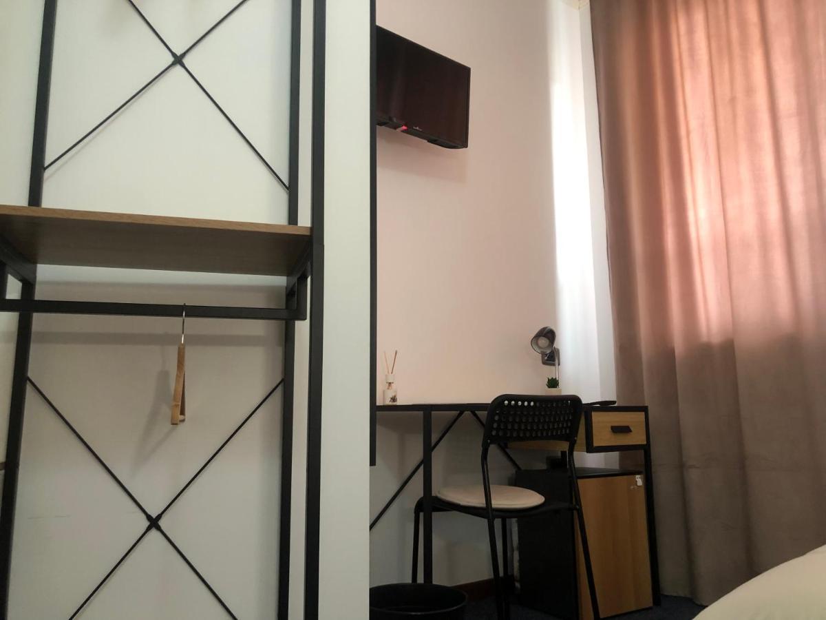 Hotel Domus Cerreto d'Esi Bagian luar foto