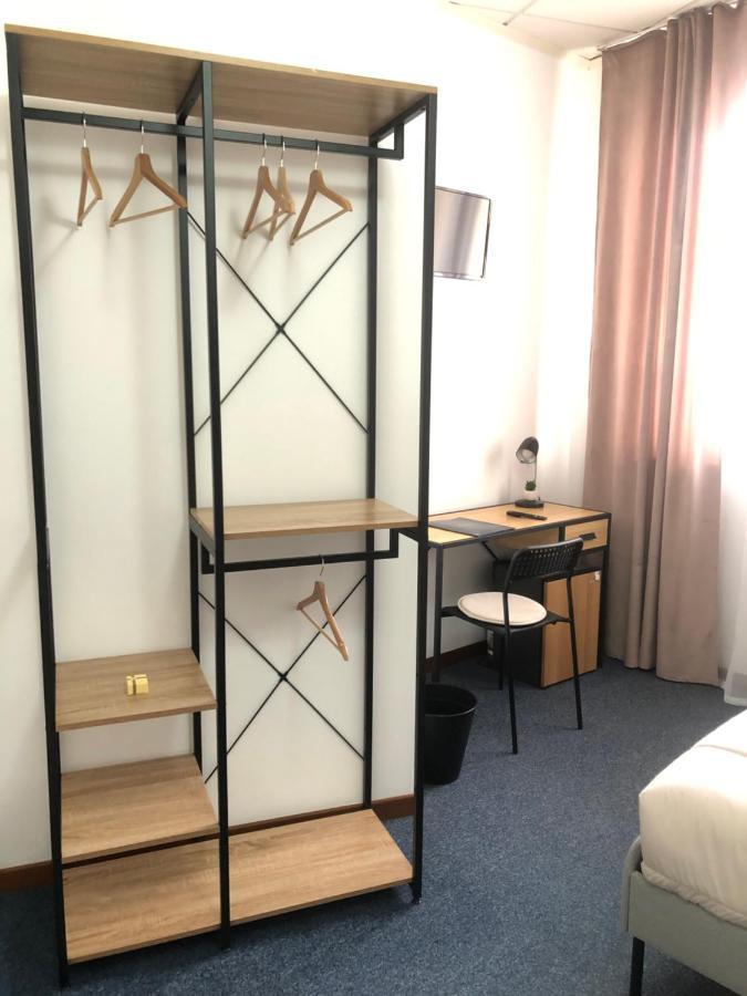 Hotel Domus Cerreto d'Esi Bagian luar foto